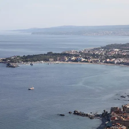 Panoramica Sul Mare - *