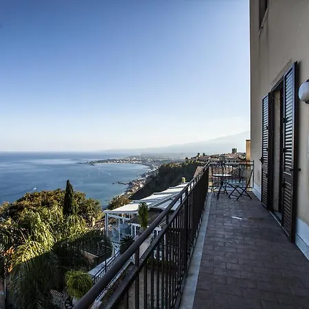 Panoramica Sul Mare - *